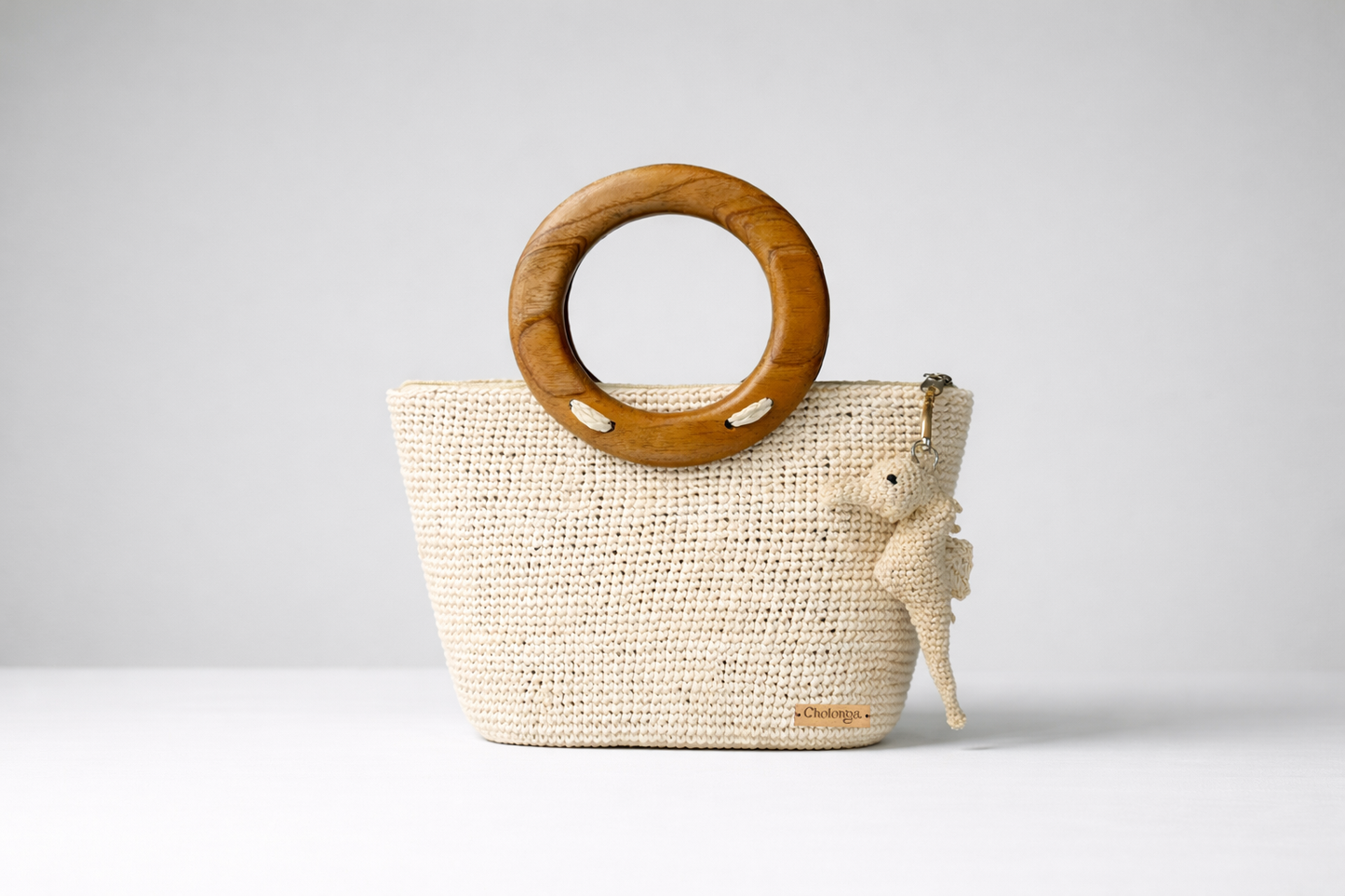 Handwoven Straw Tote Bag with Wooden Handle – Sustainable Artisan Luxury