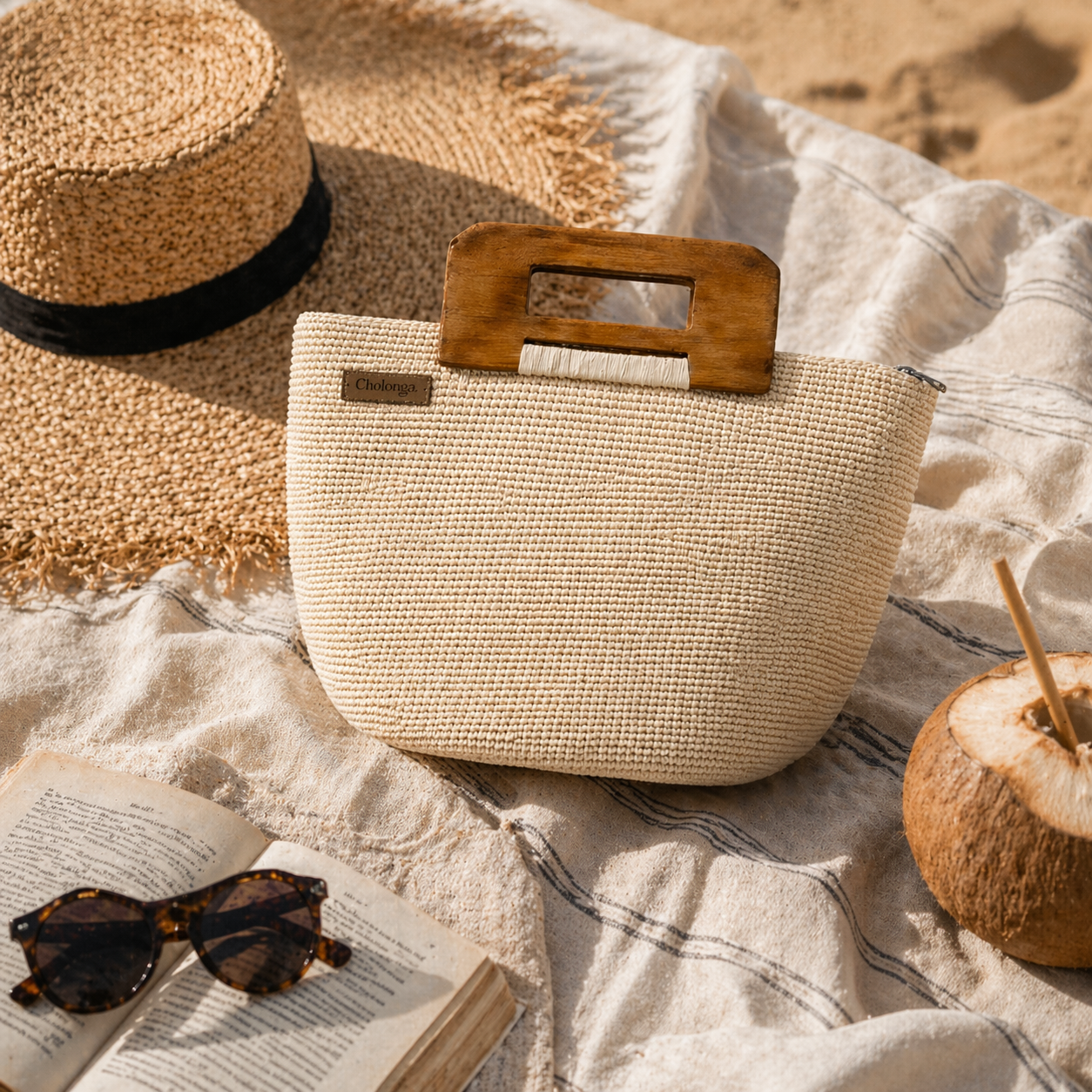 Toquilla Straw Top Handle Handbag – Minimalist Luxury Woven Bag with Wooden Handle, Artisan Ecuador Purse